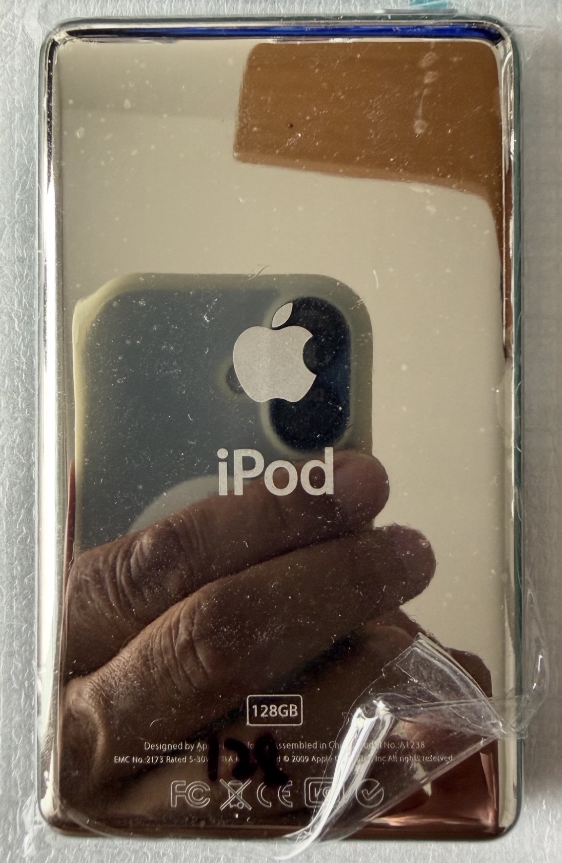 iPod Classic 5 transparent turquoise 128 Go face arrière